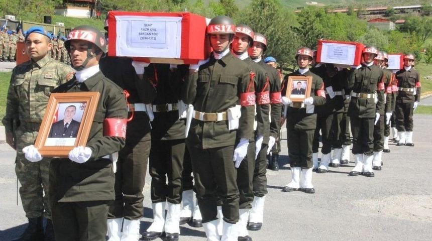 Hakkari Şehitleri T&ouml;renle Memleketlerine Uğurlandı