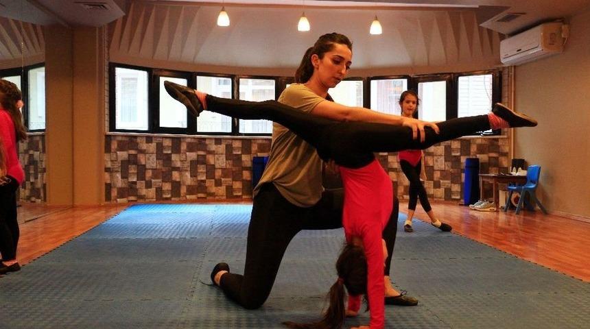 Miniklere &lsquo;jimnastik İle B&uuml;y&uuml;y&uuml;n&rsquo; Tavsiyesi