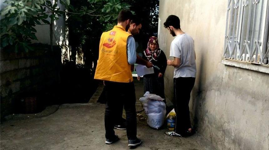 İyilik-der&rsquo;den 220 Aileye Yardım