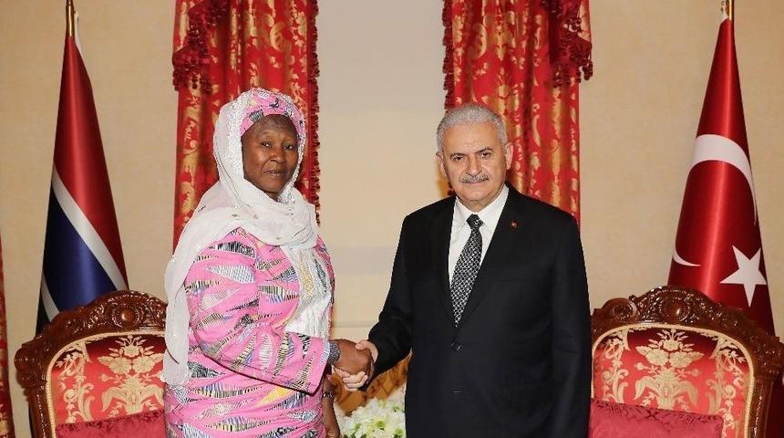 Başbakan Yıldırım, Gambiya Cumhurbaşkanı Yardımcısı İle Bir Araya Geldi