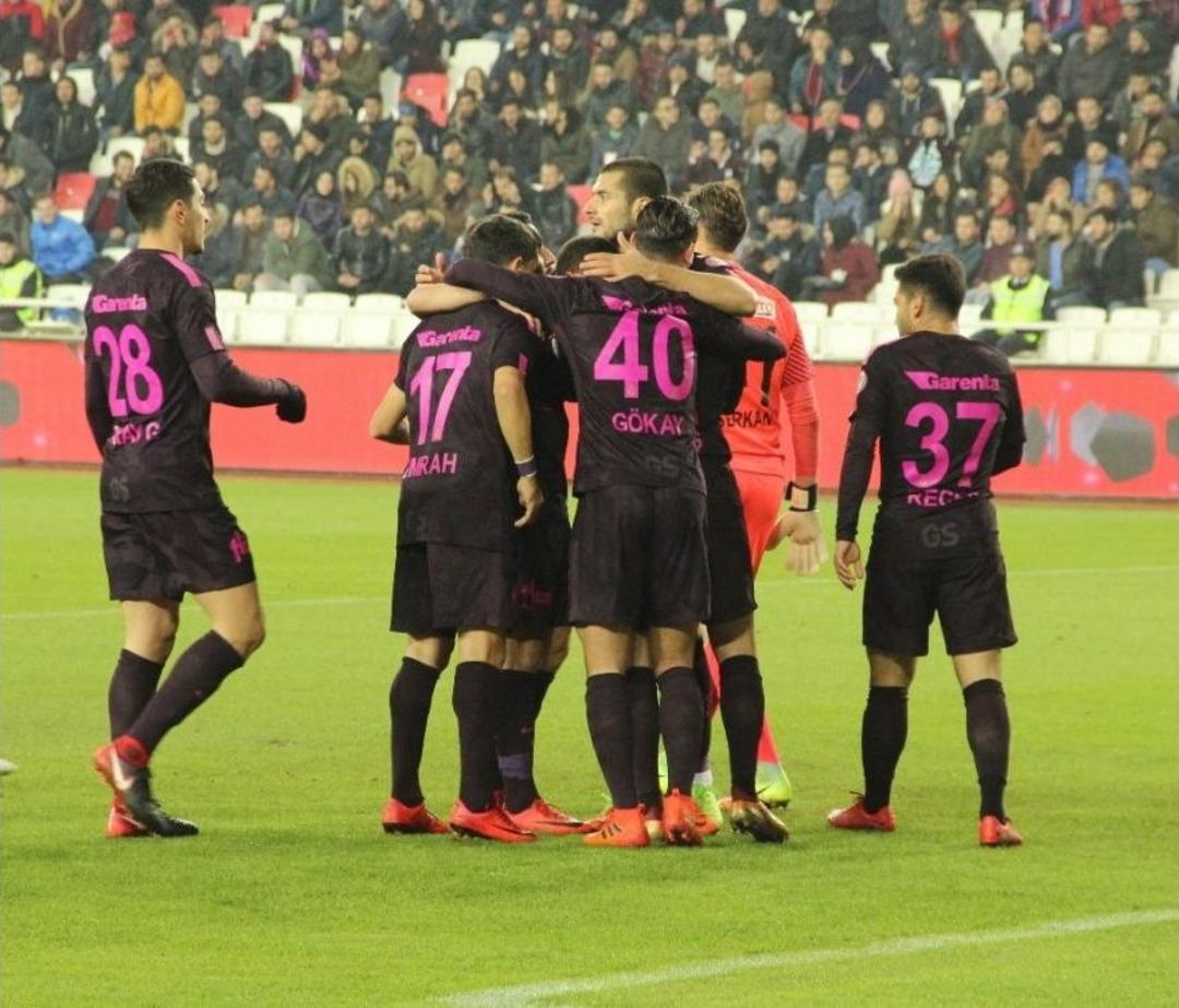 Ziraat T&uuml;rkiye Kupası: Sivas Belediyespor: 1 - Galatasaray: 1 (ilk Yarı)