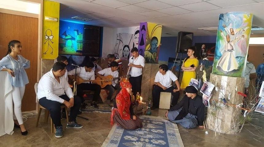 &rsquo;okula, Hayata Devam&rsquo; Projesi İle Okula Bağlandılar