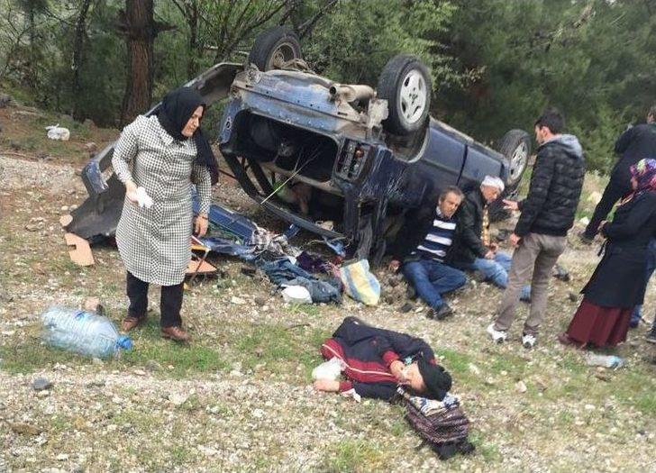 Otomobil Takla Attı: 5 Yaralı G3