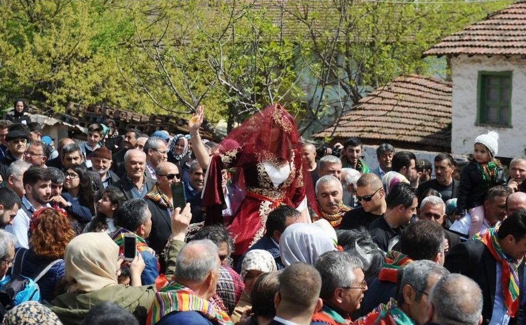 Bursa&rsquo;da K&ouml;y D&uuml;ğ&uuml;n&uuml; Coşkusu