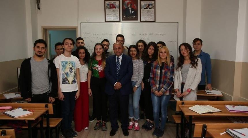 &Ccedil;iğli&rsquo;de Gen&ccedil;lerin Y&uuml;z&uuml; G&uuml;l&uuml;yor