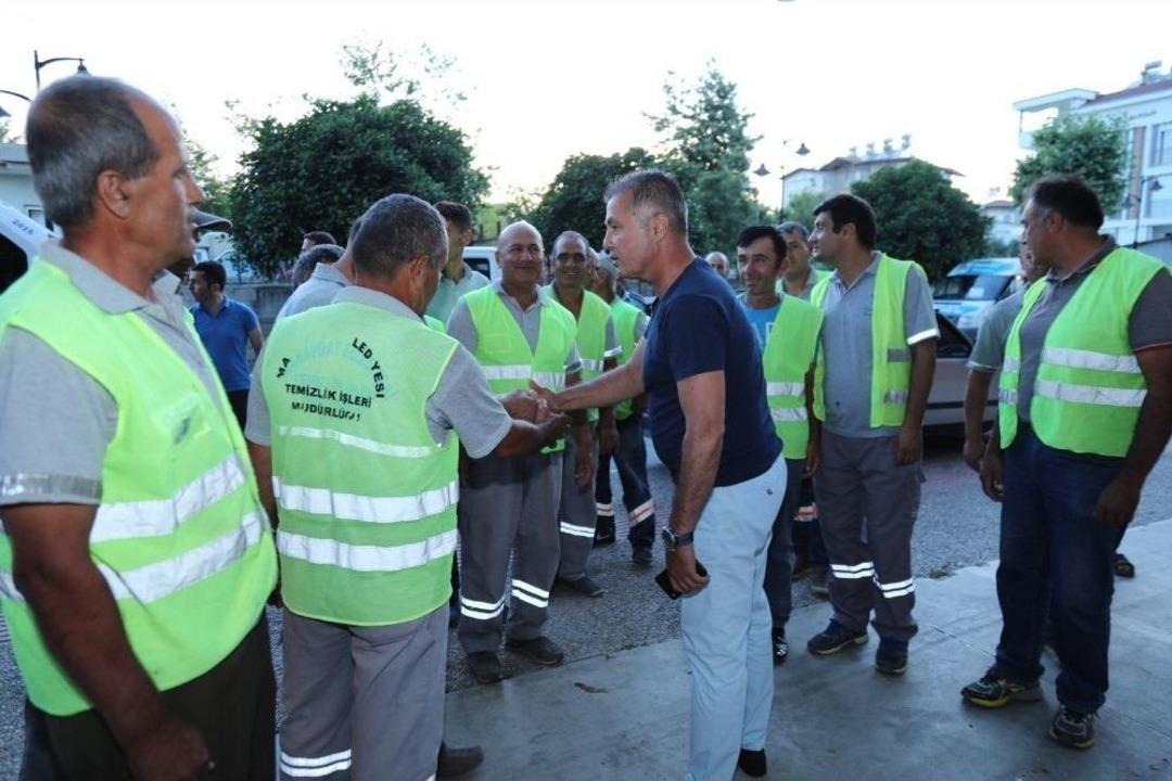 Başkan S&ouml;zen, Vatandaşlarla İftar Sofrasında Buluştu