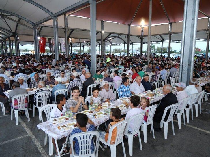 Başkan Sözen, Vatandaşlarla İftar Sofrasında Buluştu G4