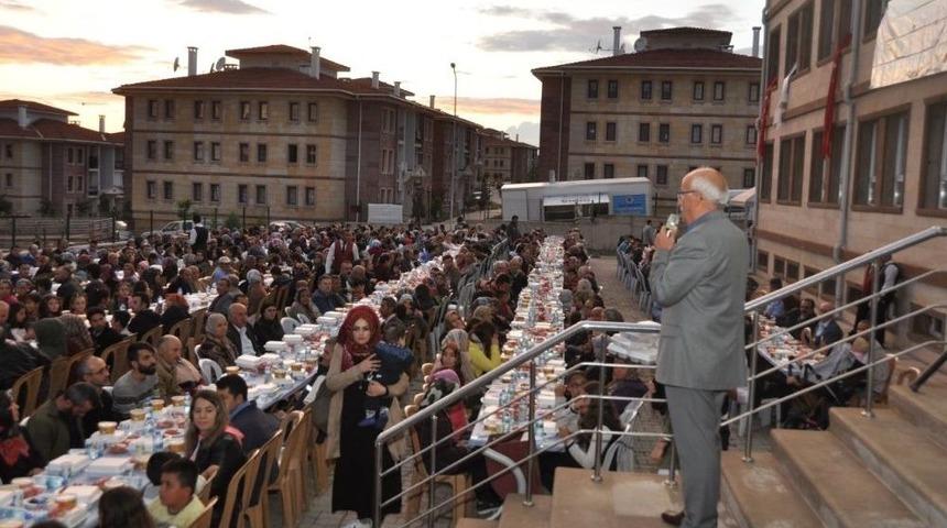 &Uuml;rg&uuml;p Toki&rsquo;de Bin Kişilik Mahalle İftarı D&uuml;zenlendi