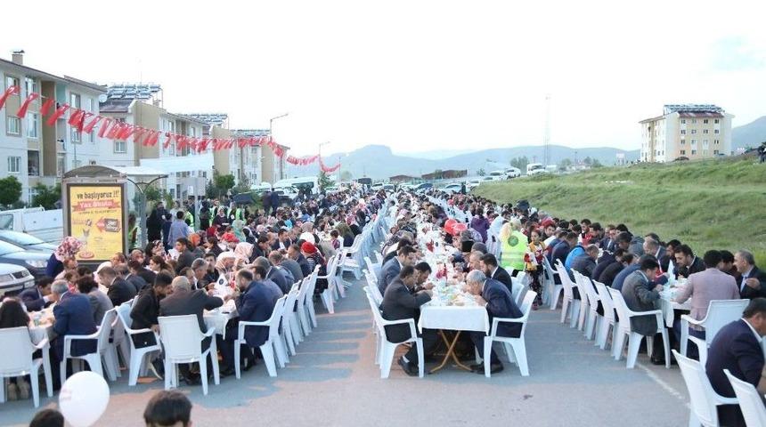İpekyolu Belediyesinin ‘kardeşlik Sofrası’na Yoğun İlgi