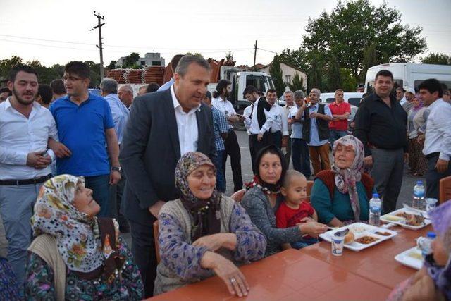 Yunusemre’de İftar Sofrası Yağcılar’da Kuruldu