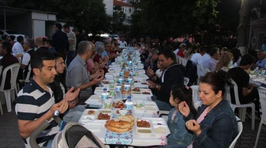 Kırklareli Milli Eğitim M&uuml;d&uuml;rl&uuml;ğ&uuml; &Ccedil;alışanları İftar Yemeğinde Buluştu