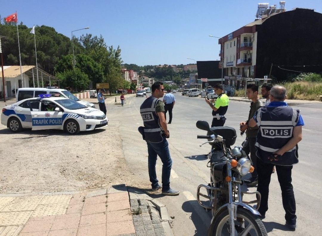 Antalya&rsquo;da S&uuml;r&uuml;c&uuml;ler Se&ccedil;ici G&ouml;z Uygulaması İle Denetlendi