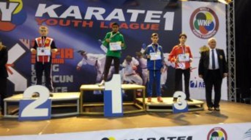 Karatede B&uuml;y&uuml;k Başarı