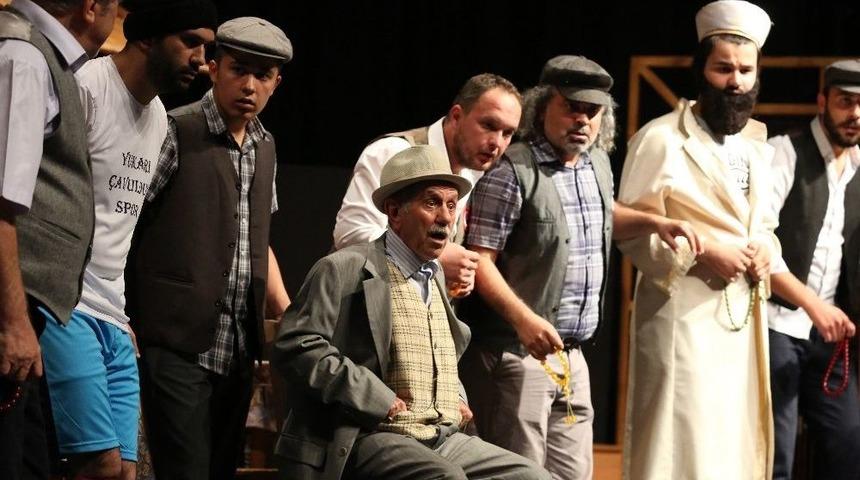 &rsquo;komşu K&ouml;y&uuml;n Delisi&rsquo; Efeler&rsquo;de B&uuml;y&uuml;k Beğeni Topladı