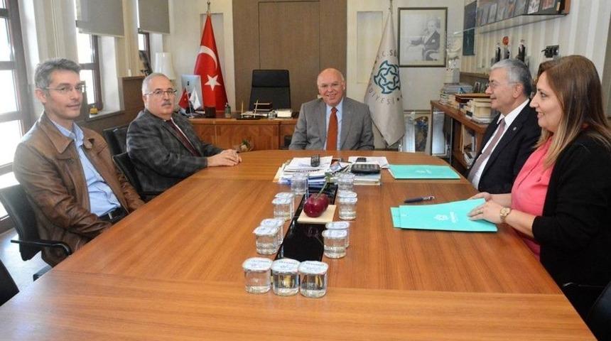 Kiraz Bah&ccedil;esi Projesi İ&ccedil;in İmzalar Atıldı