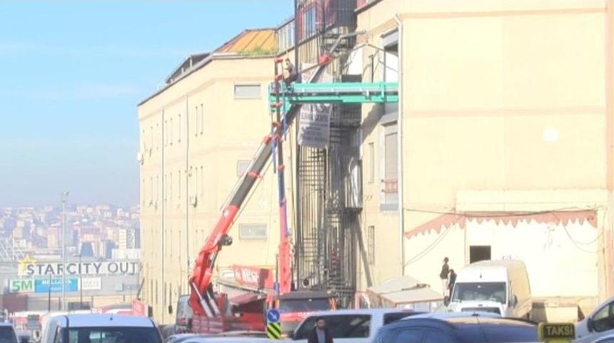 (özel) Vince Yüklü İş Makinesinin Üzerinde Ölümle Dans Kamerada