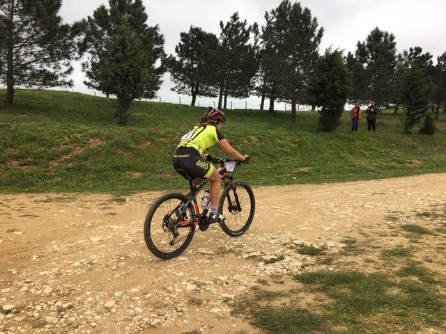 Büyükçekmece’de Dağ Bisikleti Yarışları Yapıldı 1