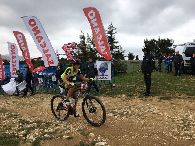 Büyükçekmece’de Dağ Bisikleti Yarışları Yapıldı 3