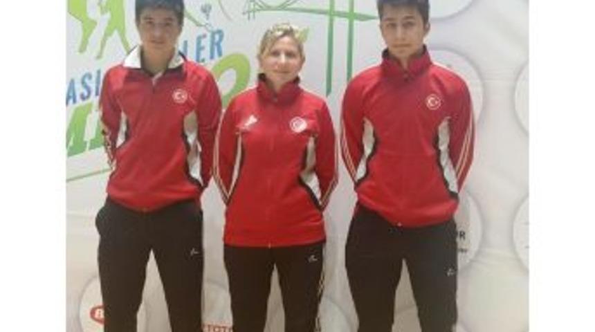 Manisalı Badmintonculara Milli Davet