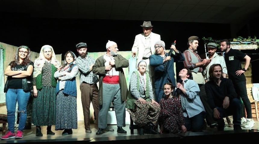 &rsquo;topuzlu&rsquo; Umurlu Mahallesinde Sahnelendi