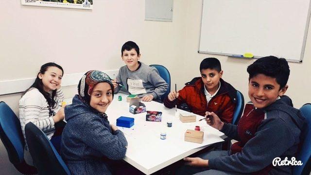 Kartepe Bilgi Evlerinde Eğitimler Devam Ediyor