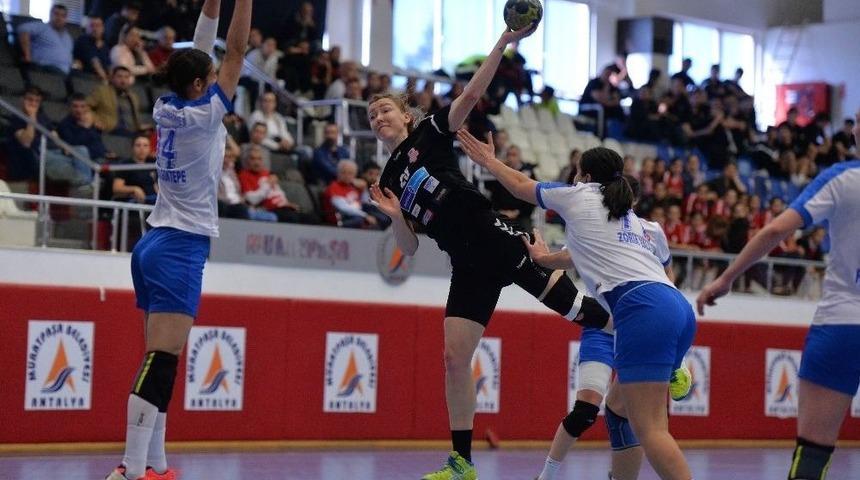 Muratpaşa’da Yüzler Gülüyor