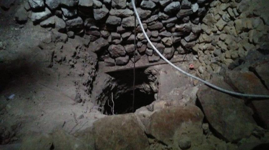 Mersin&rsquo;de Ka&ccedil;ak Kazı Yapan 8 Kişi Su&ccedil;&uuml;st&uuml; Yakalandı