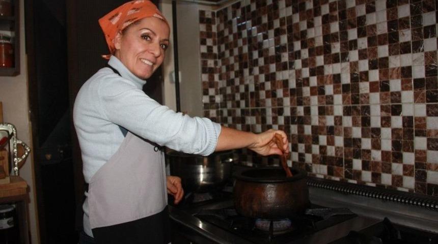 &Uuml;nl&uuml;lerin Aş&ccedil;ısı &Uuml;nl&uuml;lerin Sevdiği Yemekleri Anlattı