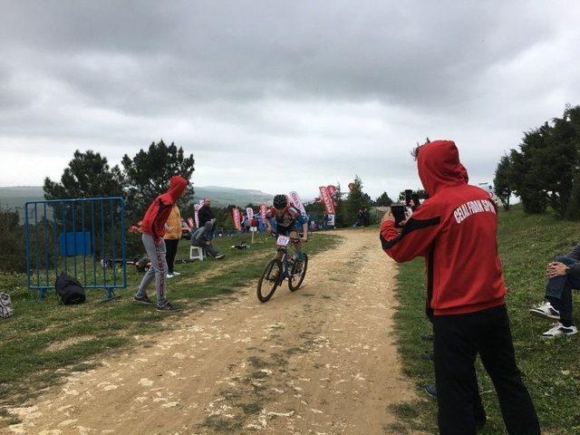 Büyükçekmece’de Dağ Bisikleti Yarışları Yapıldı