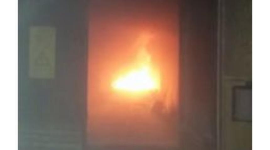 (&ouml;zel) Binanın Bodrumuna Yapılan Trafo Yandı, Faciadan D&ouml;n&uuml;ld&uuml;