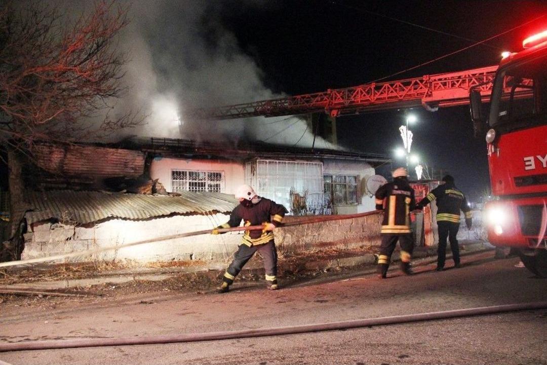 Madde Bağımlılarının Yaktığı Ateş Evi K&uuml;l Etti