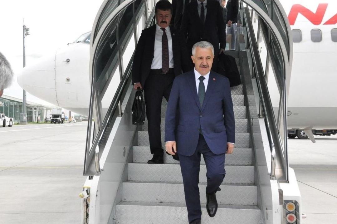 Bakan Ahmet Arslan, Kars&rsquo;ta İncelemelerde Bulundu