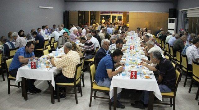 Aydınlı Çiftçiler İftar Sofrasında Bir Araya Geldi