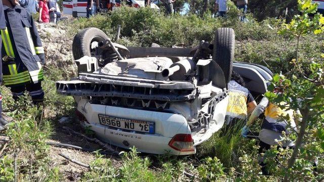 Manisa’da Kontrolden Çıkan Araç Şarampole Uçtu: 1 Ölü, 2 Yaralı