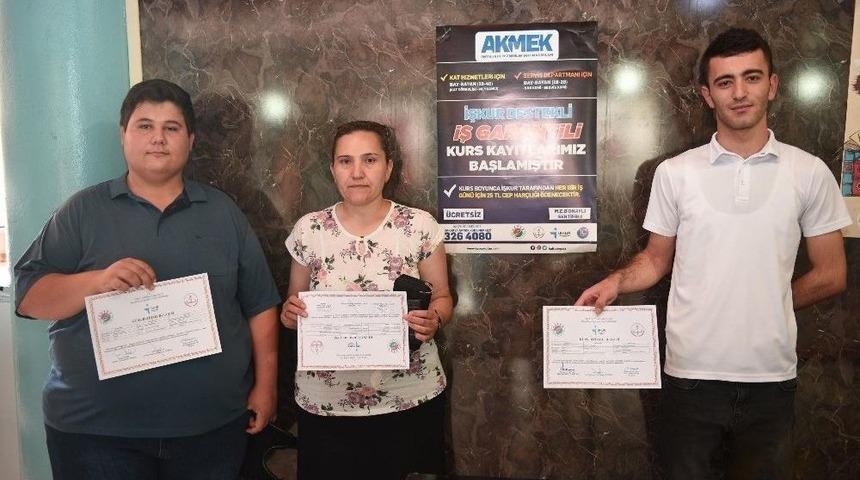 Akmek Kursiyerlerine İş Garantili Sertifika