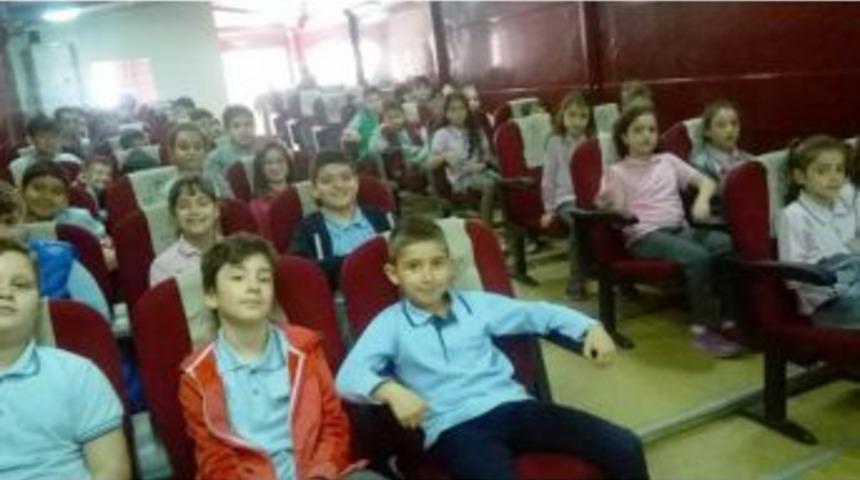 İzmit&rsquo;te Binlerce &Ouml;ğrenci Sinemayla Tanıştı