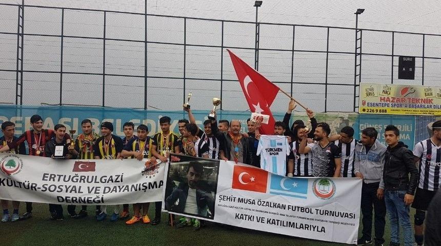 T&uuml;rkmen Turnuvasında Dostluk Kazandı