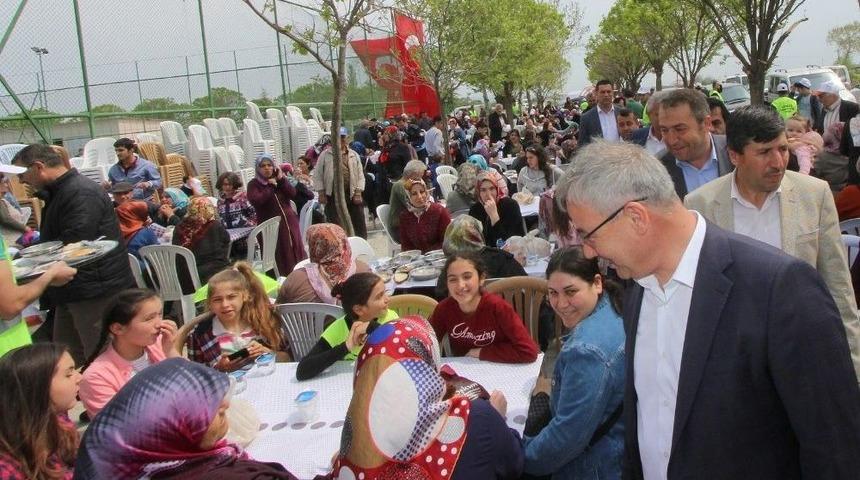 Başkan Yaralı Paşak&ouml;y&rsquo;de Hayır Yemeğine Katıldı