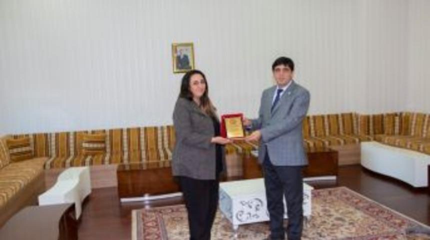 Kansere G&uuml;l&uuml;mse Derneği Rekt&ouml;r Alma&rsquo;yı Ziyaret Etti