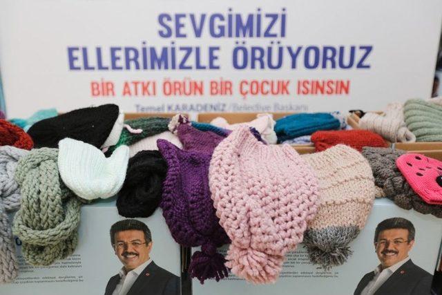 K&uuml;&ccedil;&uuml;k&ccedil;ekmeceli Kadınlar İhtiya&ccedil; Sahibi &Ccedil;ocuklar İ&ccedil;in &Ouml;rd&uuml;ler 1