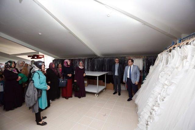 K&uuml;&ccedil;&uuml;k&ccedil;ekmeceli Kadınlar İhtiya&ccedil; Sahibi &Ccedil;ocuklar İ&ccedil;in &Ouml;rd&uuml;ler 2