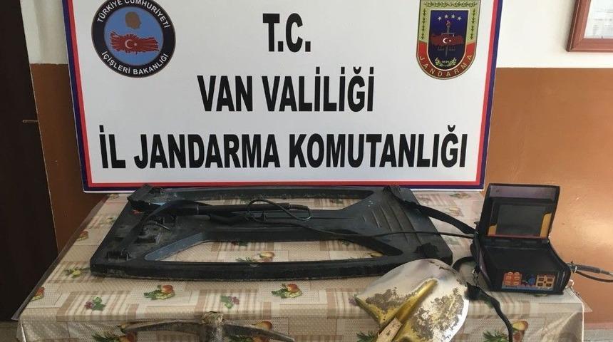 Jandarmadan Definecilere Su&ccedil;&uuml;st&uuml;