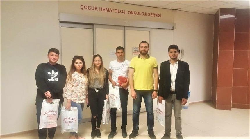 &Uuml;lk&uuml;c&uuml; Gen&ccedil;lerden Onkoloji Servisine Ziyaret
