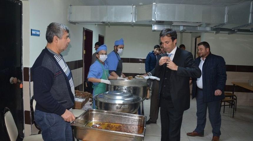 Korkuteli&rsquo;de &Ouml;ğrencilerin Yemeklerine Denetim