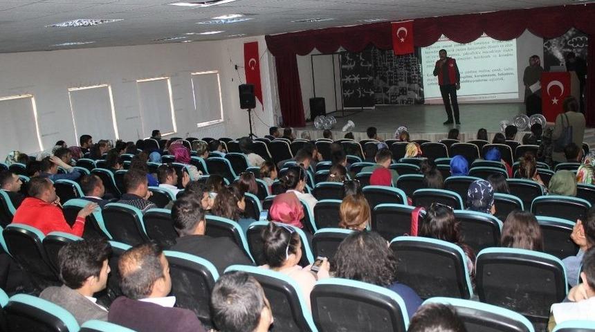 Muradiye&rsquo;deki &Ouml;ğretmenlere Seminer