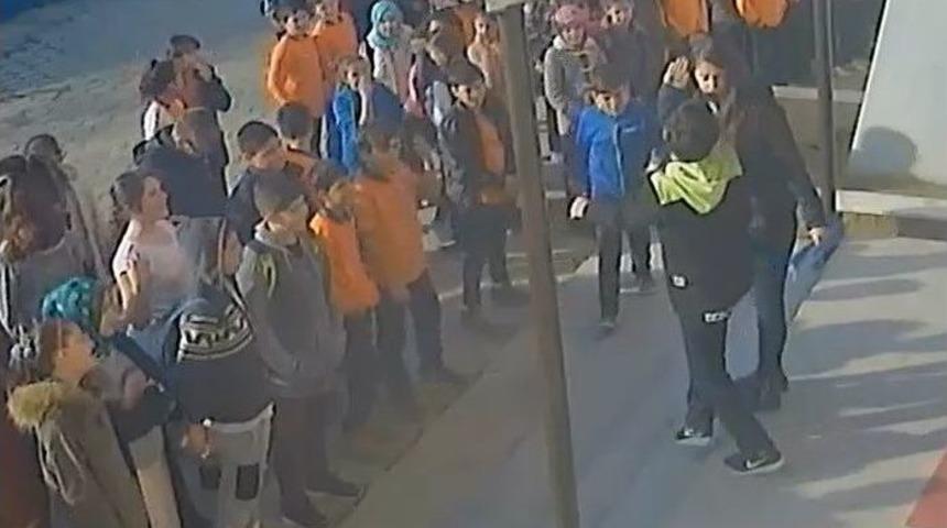 &Ouml;ğrenciye Toka Takan &Ouml;ğretmen Hakkında Soruşturma S&uuml;r&uuml;yor