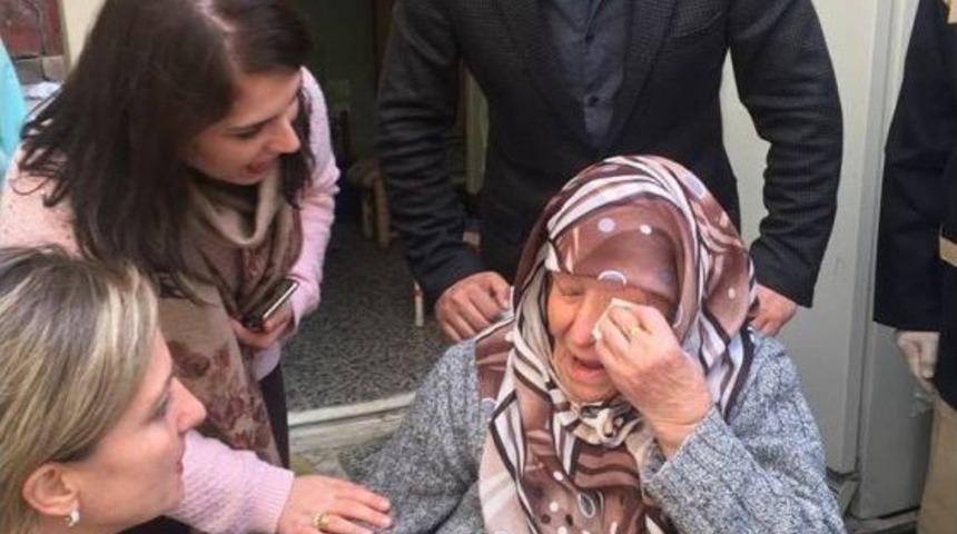 84 Yaşında İlk Kez Doğum G&uuml;n&uuml; Kutladı