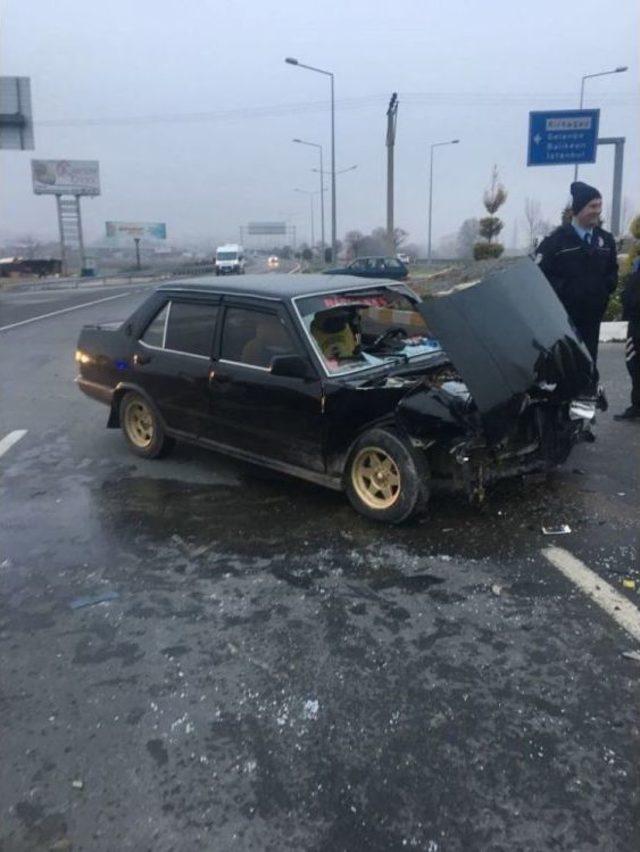 Yoğun Sis Kazaya Neden Oldu: 8 Yaralı