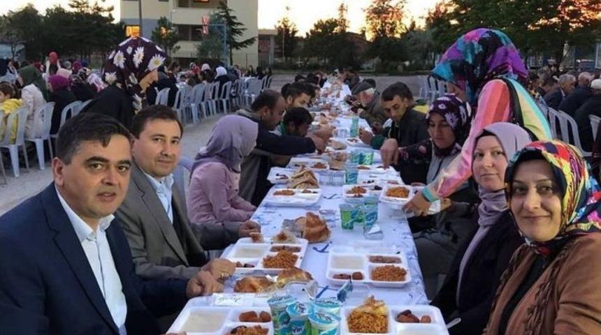 Şehit Zafer Koyuncu İmam Hatip Ortaokulu&rsquo;ndan İftar Yemeği