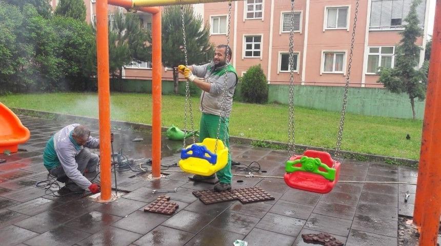 İzmit Belediyesi, Park Yenileme &Ccedil;alışmalarına Devam Ediyor